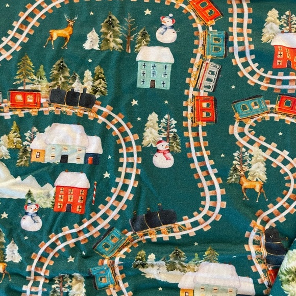 Posh Peanut Marqui Wyatt Green and Red Patoo Blanket EUC - Picture 2 of 4